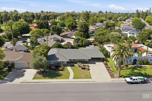 7007 Mesa Verde Way, Bakersfield, CA 93309