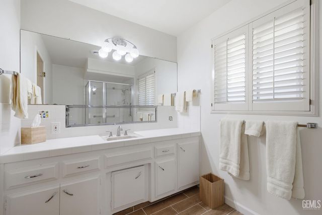 7007 Mesa Verde Way, Bakersfield, CA 93309