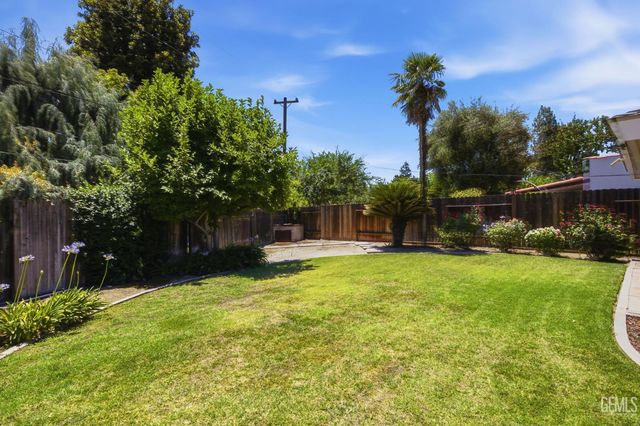 7007 Mesa Verde Way, Bakersfield, CA 93309