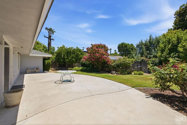 7007 Mesa Verde Way, Bakersfield, CA 93309