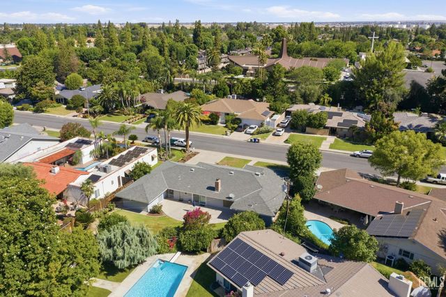 7007 Mesa Verde Way, Bakersfield, CA 93309