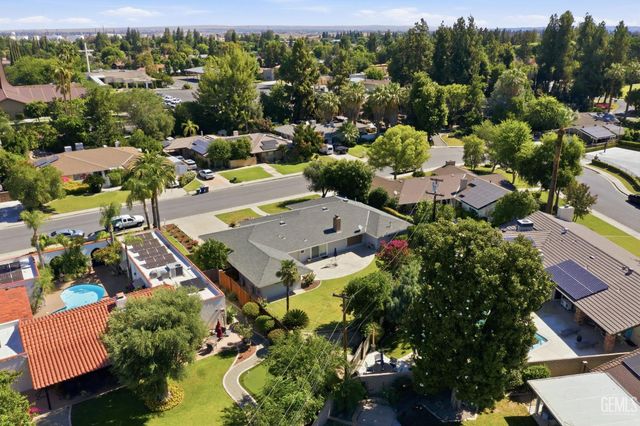 7007 Mesa Verde Way, Bakersfield, CA 93309