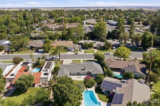 7007 Mesa Verde Way, Bakersfield, CA 93309