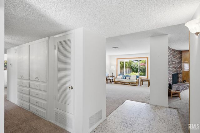 7007 Mesa Verde Way, Bakersfield, CA 93309