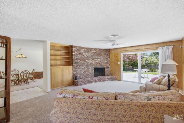 7007 Mesa Verde Way, Bakersfield, CA 93309
