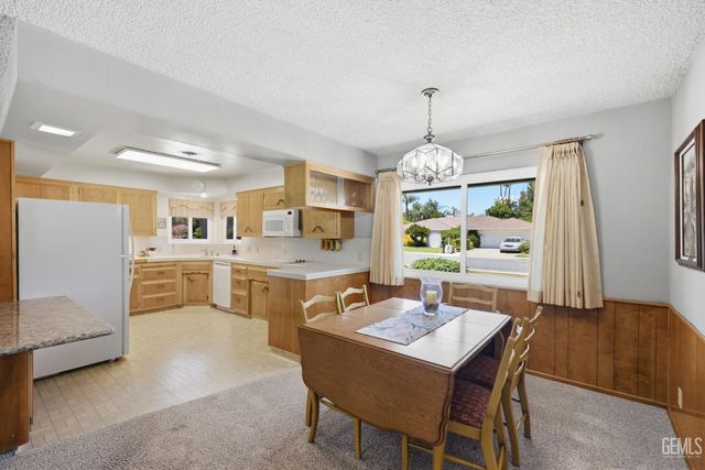 7007 Mesa Verde Way, Bakersfield, CA 93309