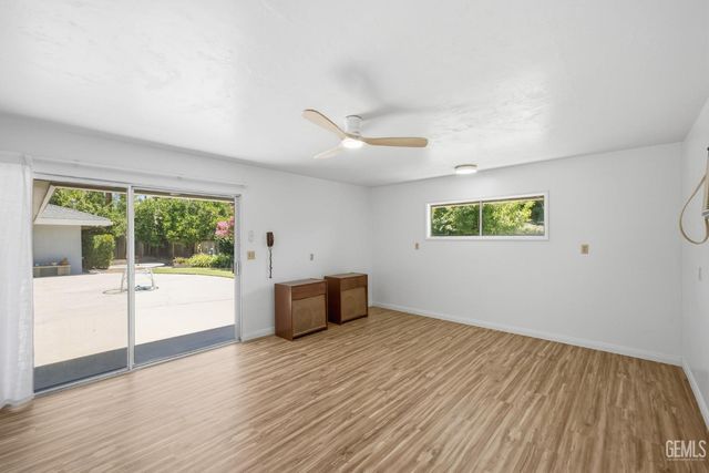 7007 Mesa Verde Way, Bakersfield, CA 93309