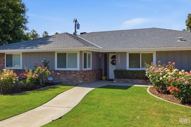 7007 Mesa Verde Way, Bakersfield, CA 93309