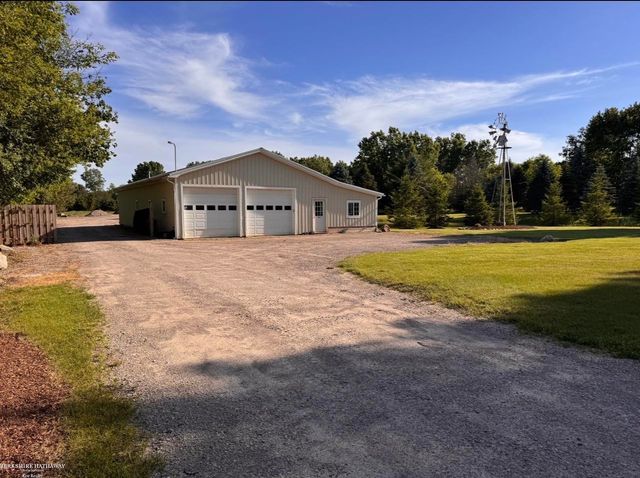 7894 Lantern Drive, Almont, MI 48003