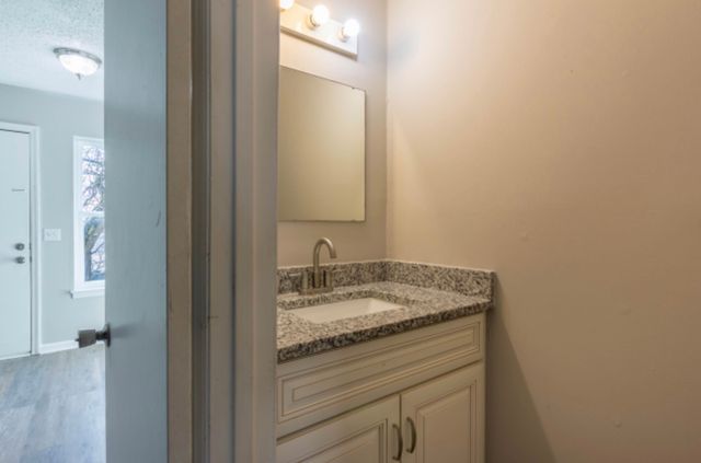 450 Roger Williams Ave, Nashville, TN 37207