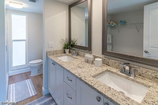 96 Glades BLVD 513, Naples, FL 34112