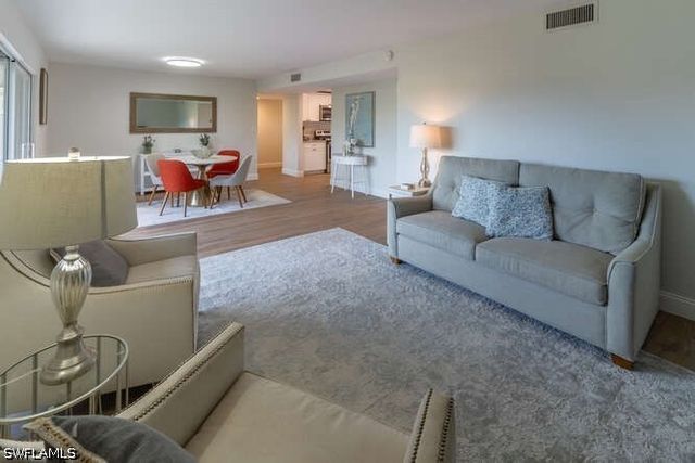 96 Glades BLVD 513, Naples, FL 34112