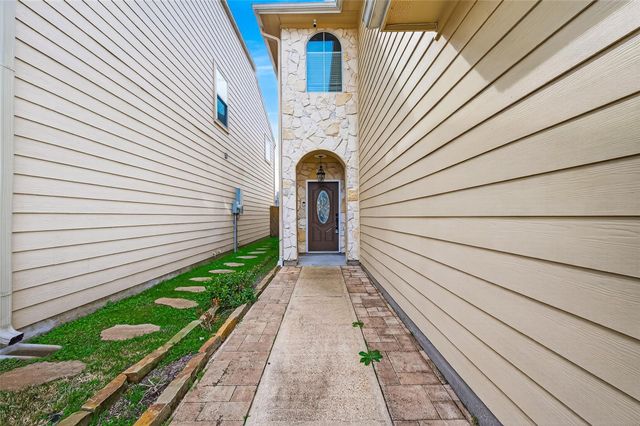 11021 Panther Court, Houston, TX 77099