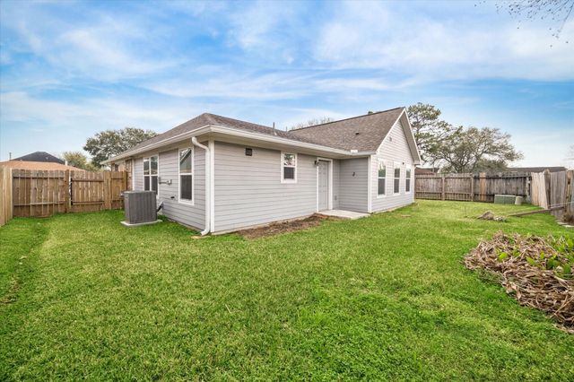 7907 Breda Drive, Baytown, TX 77521