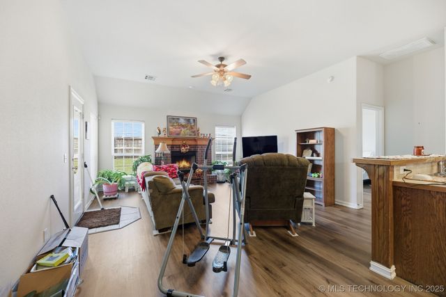 4906 S 186th East Avenue, Tulsa, OK 74134