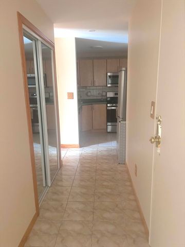 140 Kenrick St 21, Boston, MA 02135