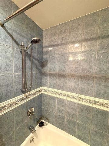 140 Kenrick St 21, Boston, MA 02135