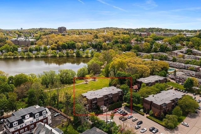 140 Kenrick St 21, Boston, MA 02135