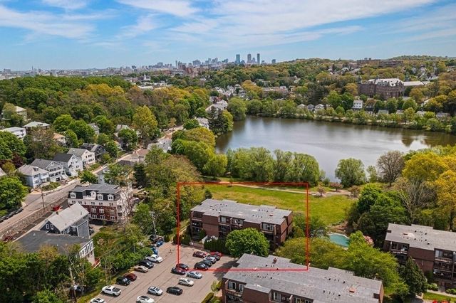 140 Kenrick St 21, Boston, MA 02135