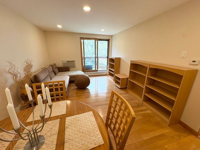 140 Kenrick St 21, Boston, MA 02135