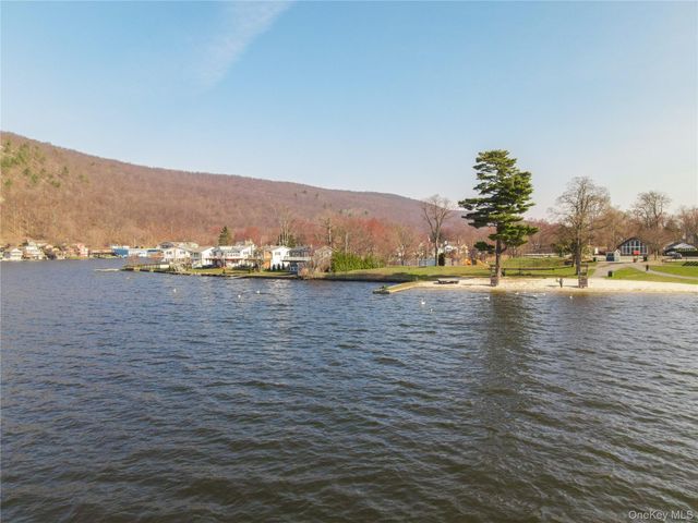 27 Windermere Avenue, Greenwood Lake, NY 10925