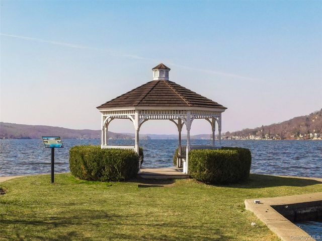 27 Windermere Avenue, Greenwood Lake, NY 10925