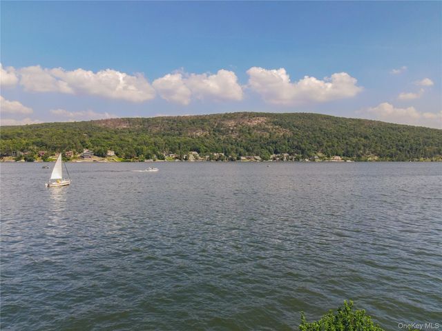 27 Windermere Avenue, Greenwood Lake, NY 10925