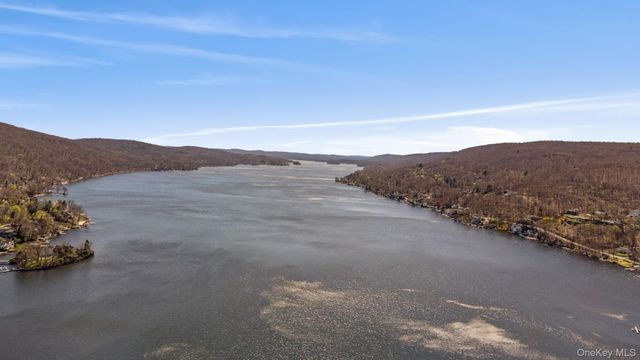 27 Windermere Avenue, Greenwood Lake, NY 10925