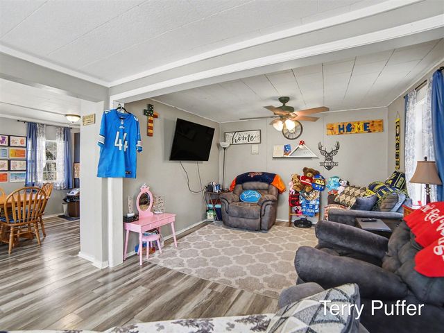 6488 3rd Street, Holton, MI 49425