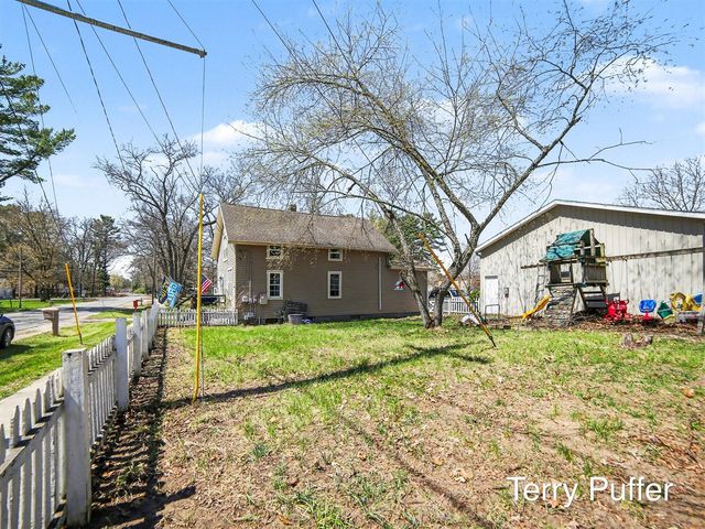 6488 3rd Street, Holton, MI 49425