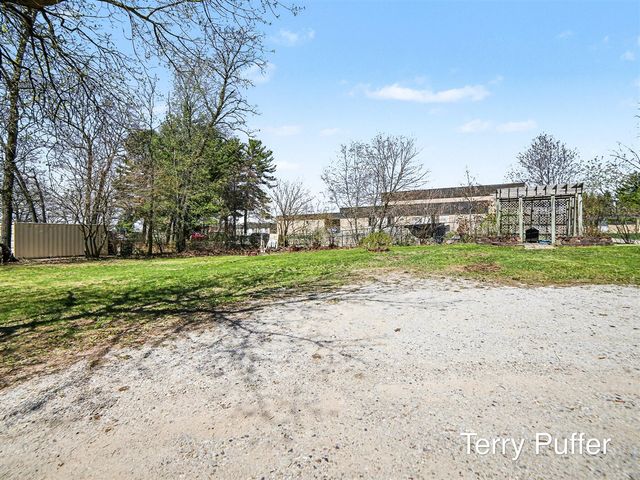 6488 3rd Street, Holton, MI 49425