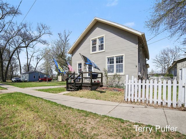6488 3rd Street, Holton, MI 49425