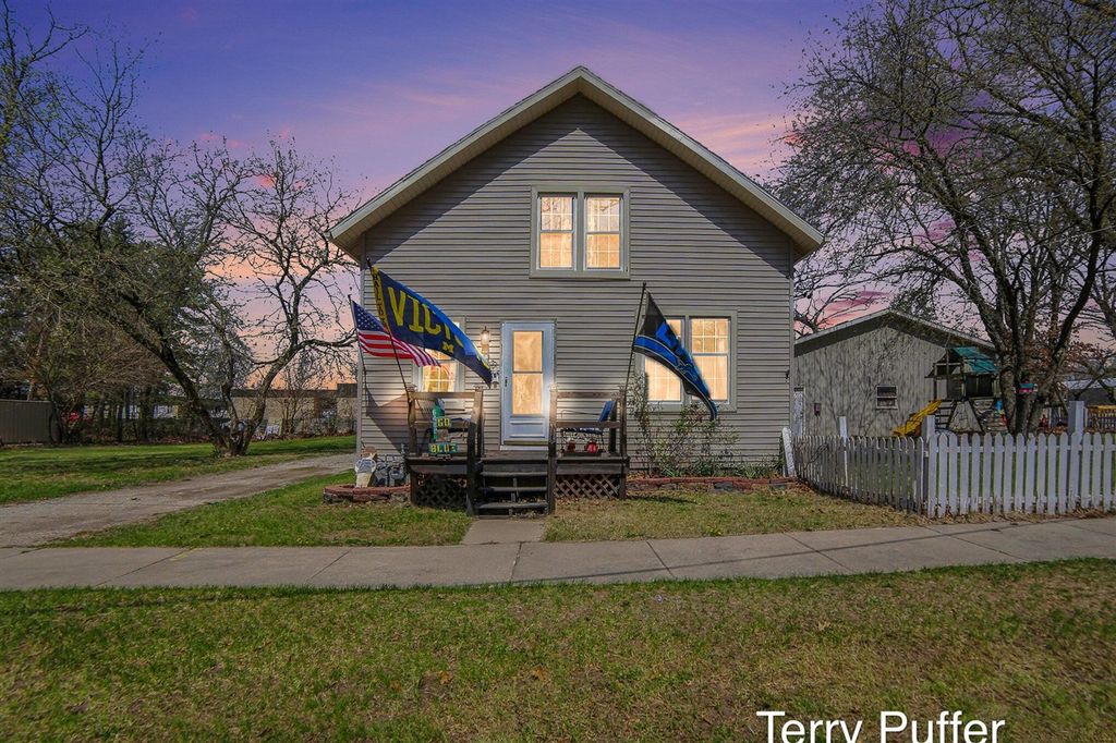 6488 3rd Street, Holton, MI 49425