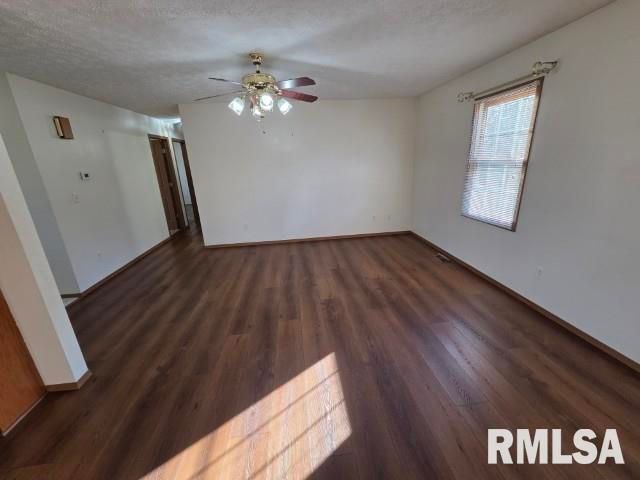 14013 N Tolle Lane, Mt Vernon, IL 62864