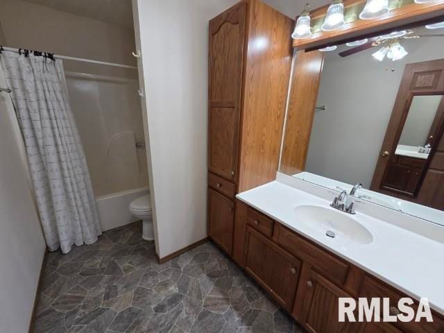 14013 N Tolle Lane, Mt Vernon, IL 62864