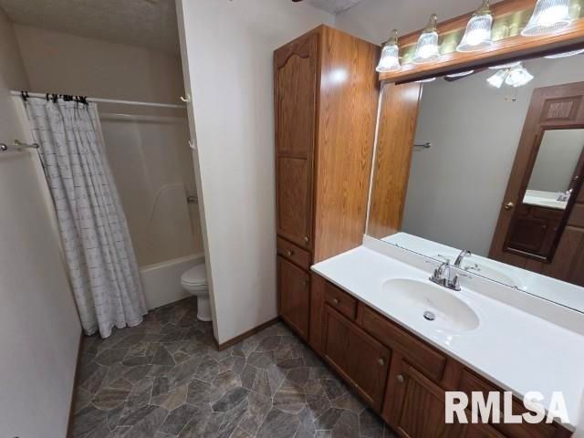 14013 N Tolle Lane, Mt Vernon, IL 62864