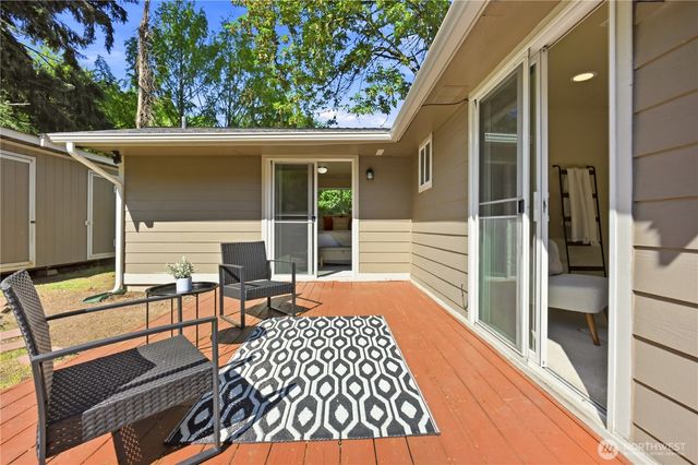 2327 NE 86TH Street, Seattle, WA 98115