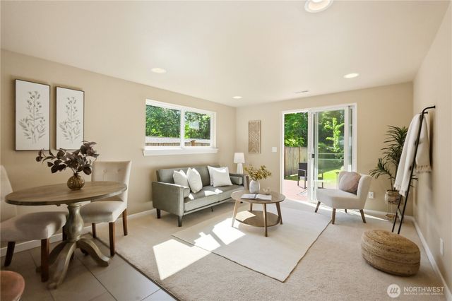 2327 NE 86TH Street, Seattle, WA 98115