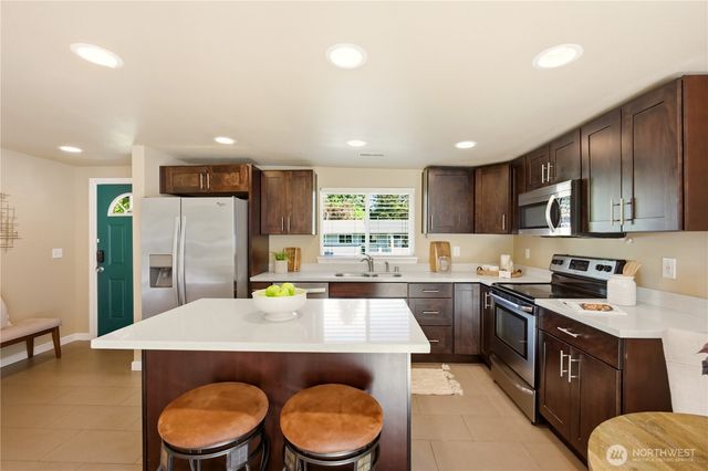 2327 NE 86TH Street, Seattle, WA 98115