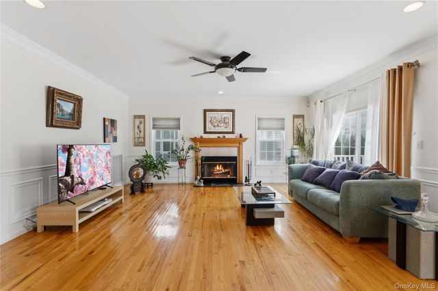225 Barton Avenue, Melville, NY 11747