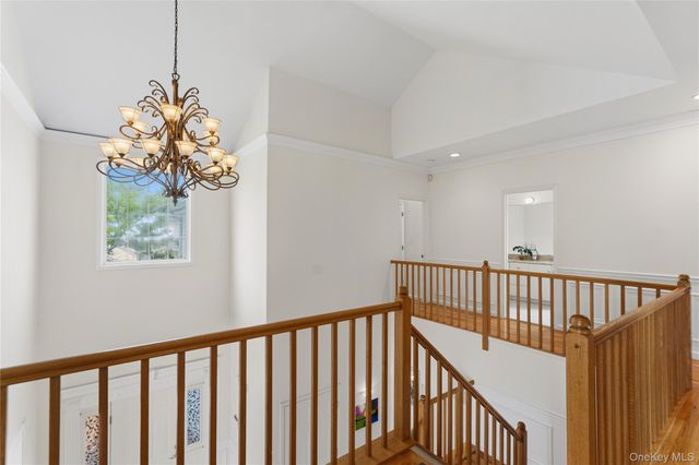 225 Barton Avenue, Melville, NY 11747