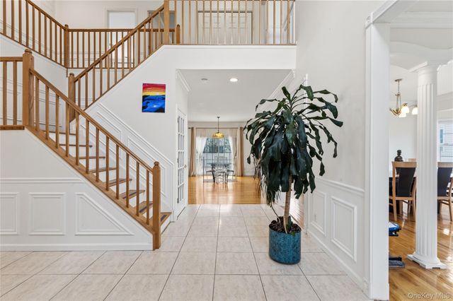 225 Barton Avenue, Melville, NY 11747