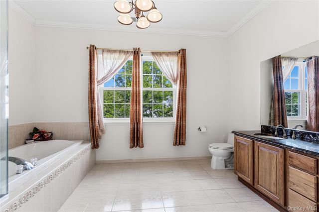 225 Barton Avenue, Melville, NY 11747