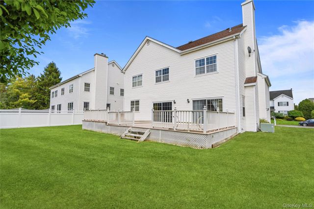 225 Barton Avenue, Melville, NY 11747