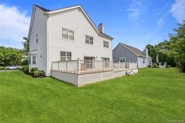 225 Barton Avenue, Melville, NY 11747