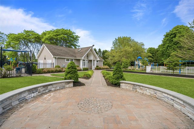 225 Barton Avenue, Melville, NY 11747
