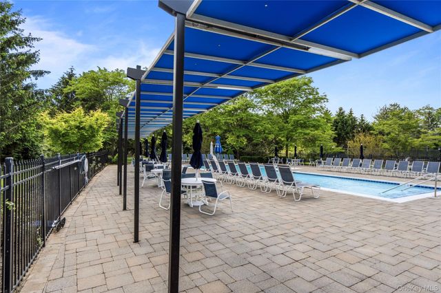 225 Barton Avenue, Melville, NY 11747