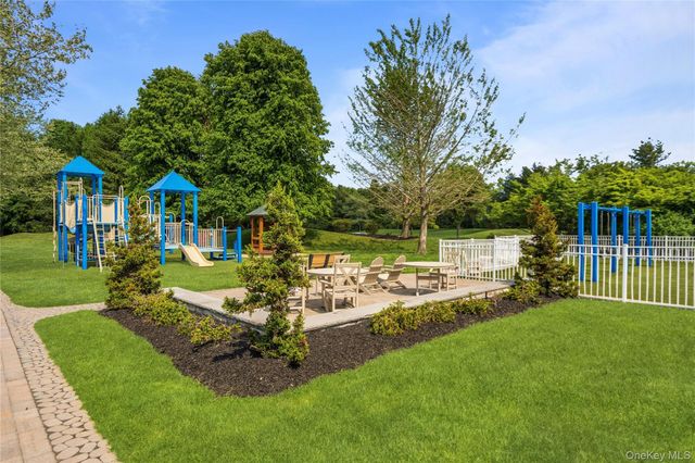 225 Barton Avenue, Melville, NY 11747