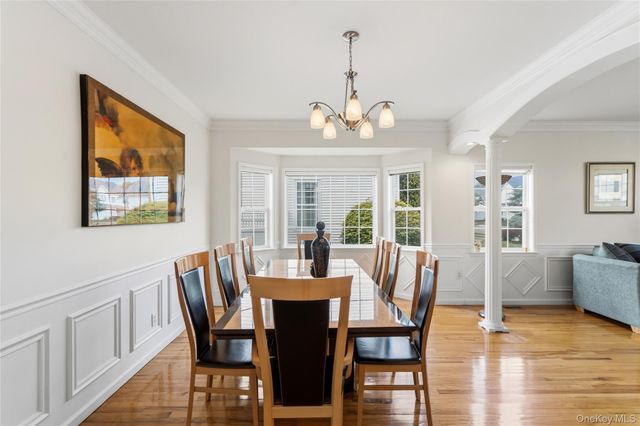 225 Barton Avenue, Melville, NY 11747