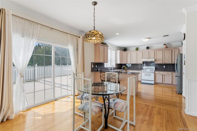 225 Barton Avenue, Melville, NY 11747